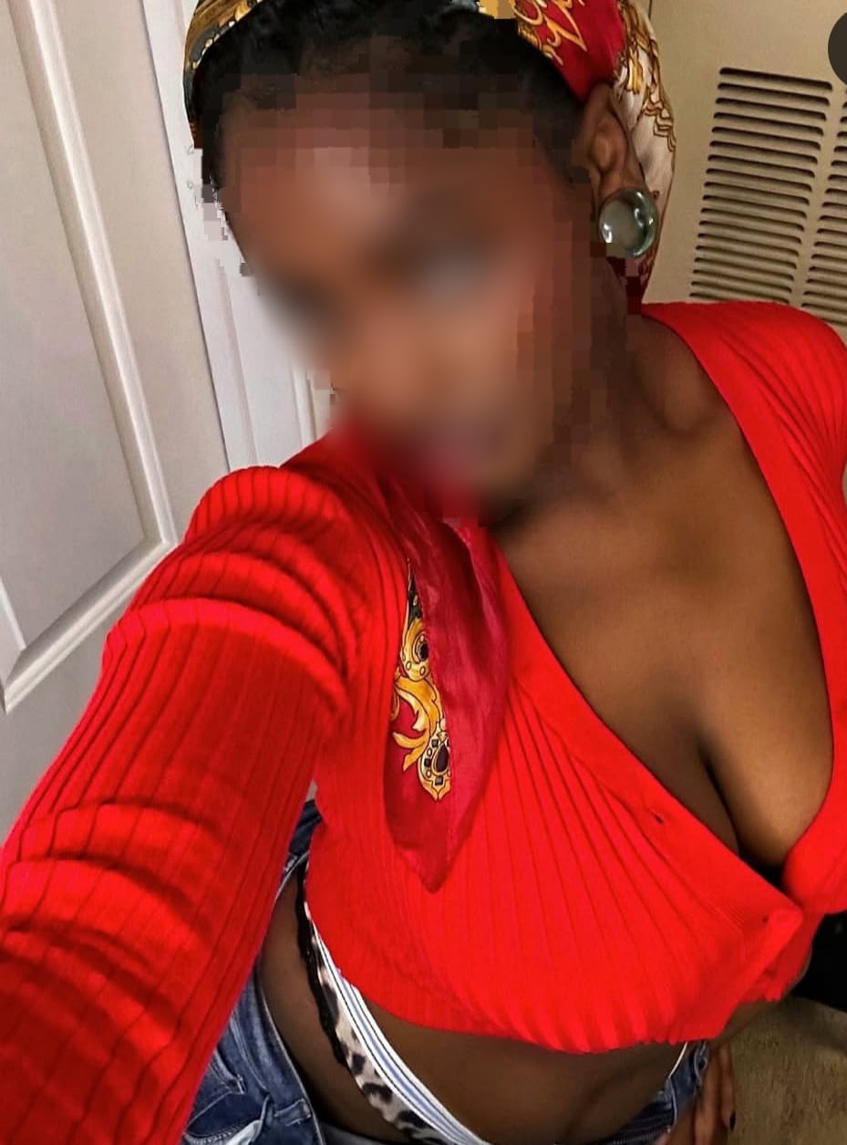 615260740 | LESLY | Chica