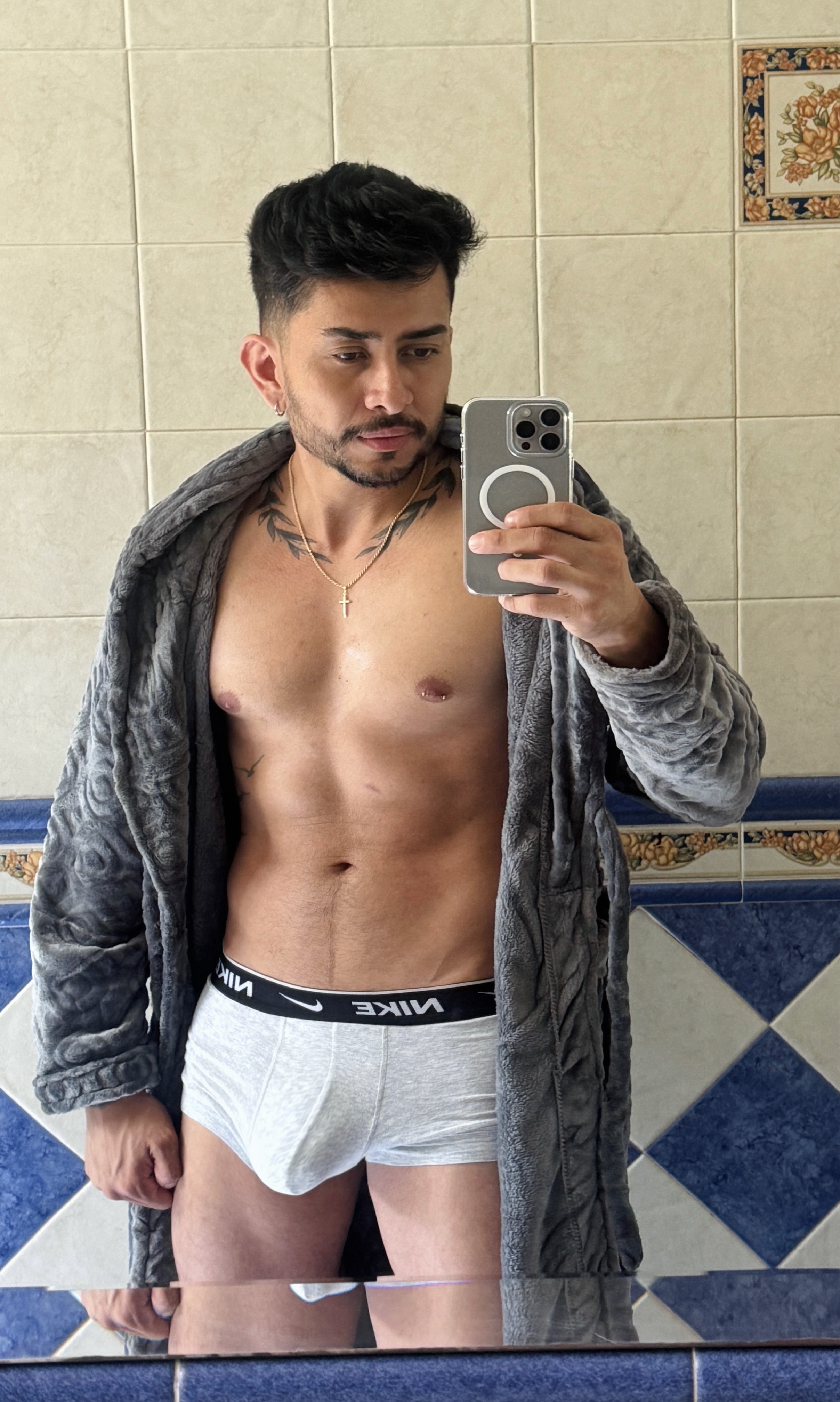 641873298 | THONNY | Chico