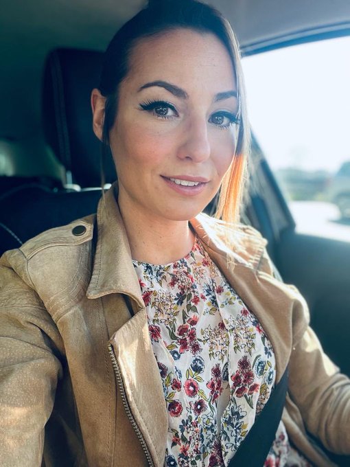 602896838 | KADI | Chica