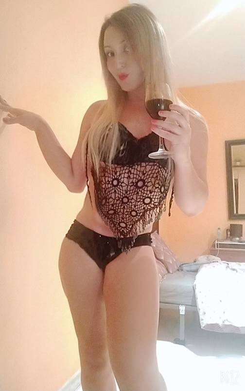 672896249 | JESSY | Transexual