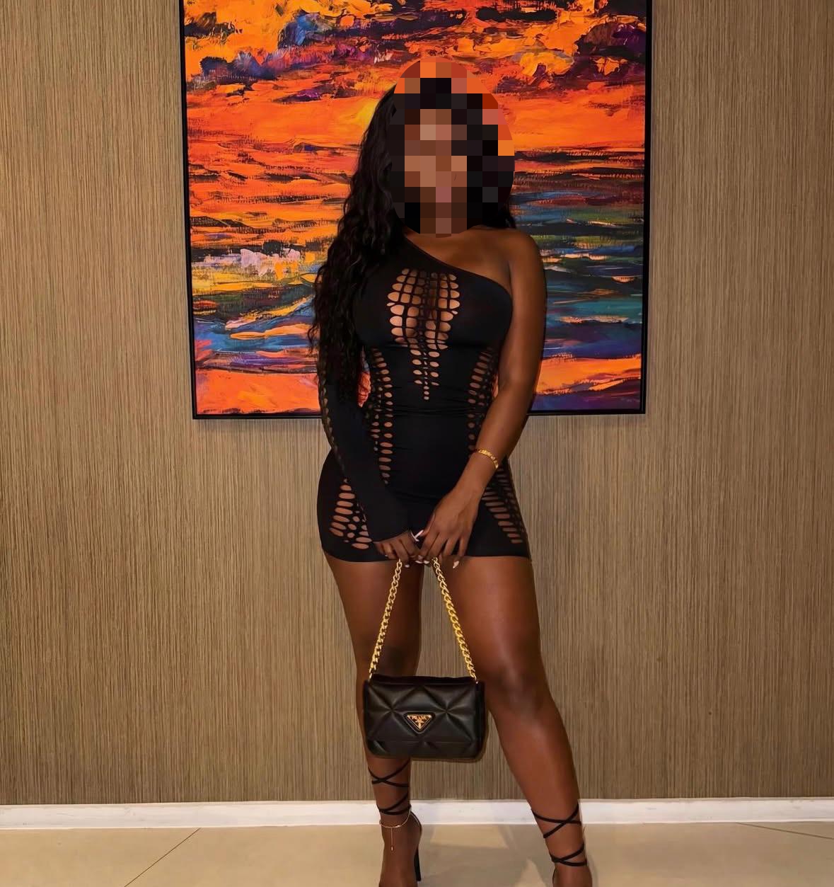 661405440 | KENIA | Chica