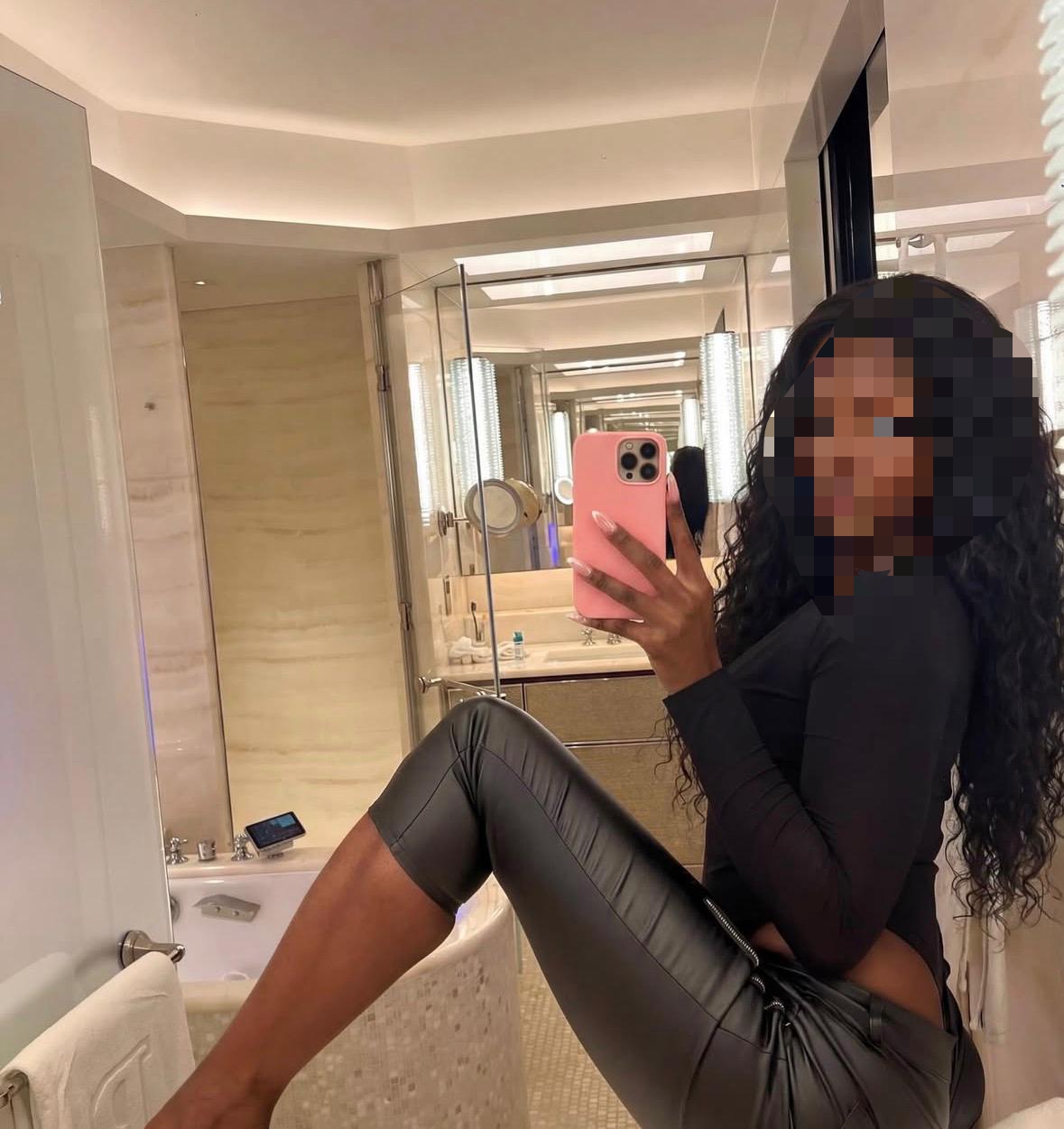 661405440 | KENIA | Chica