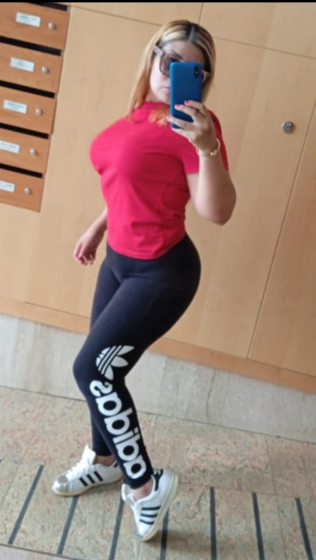 643243699 | SARAYY | Chica