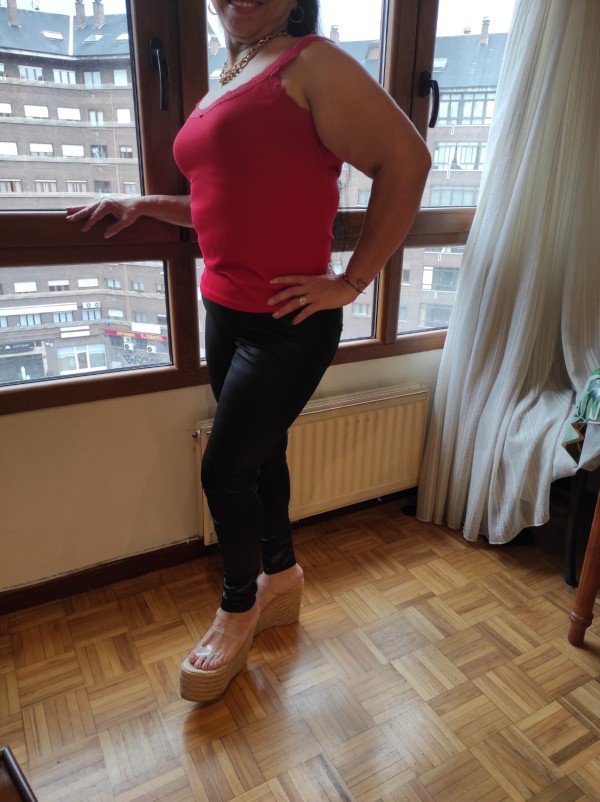 604255298 | SONIA | Chica