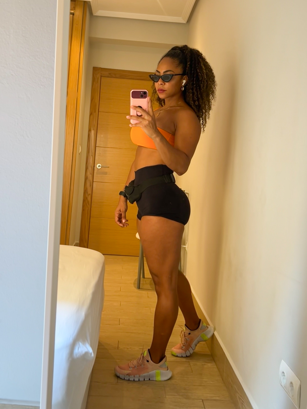 647973031 | BRENDA | Chica