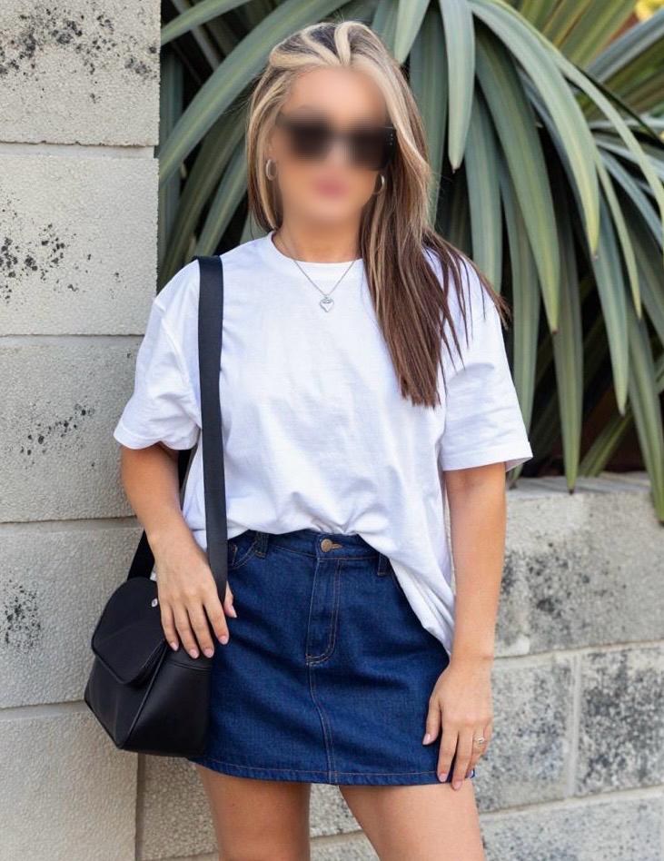 613452757 | AKIRA | Chica