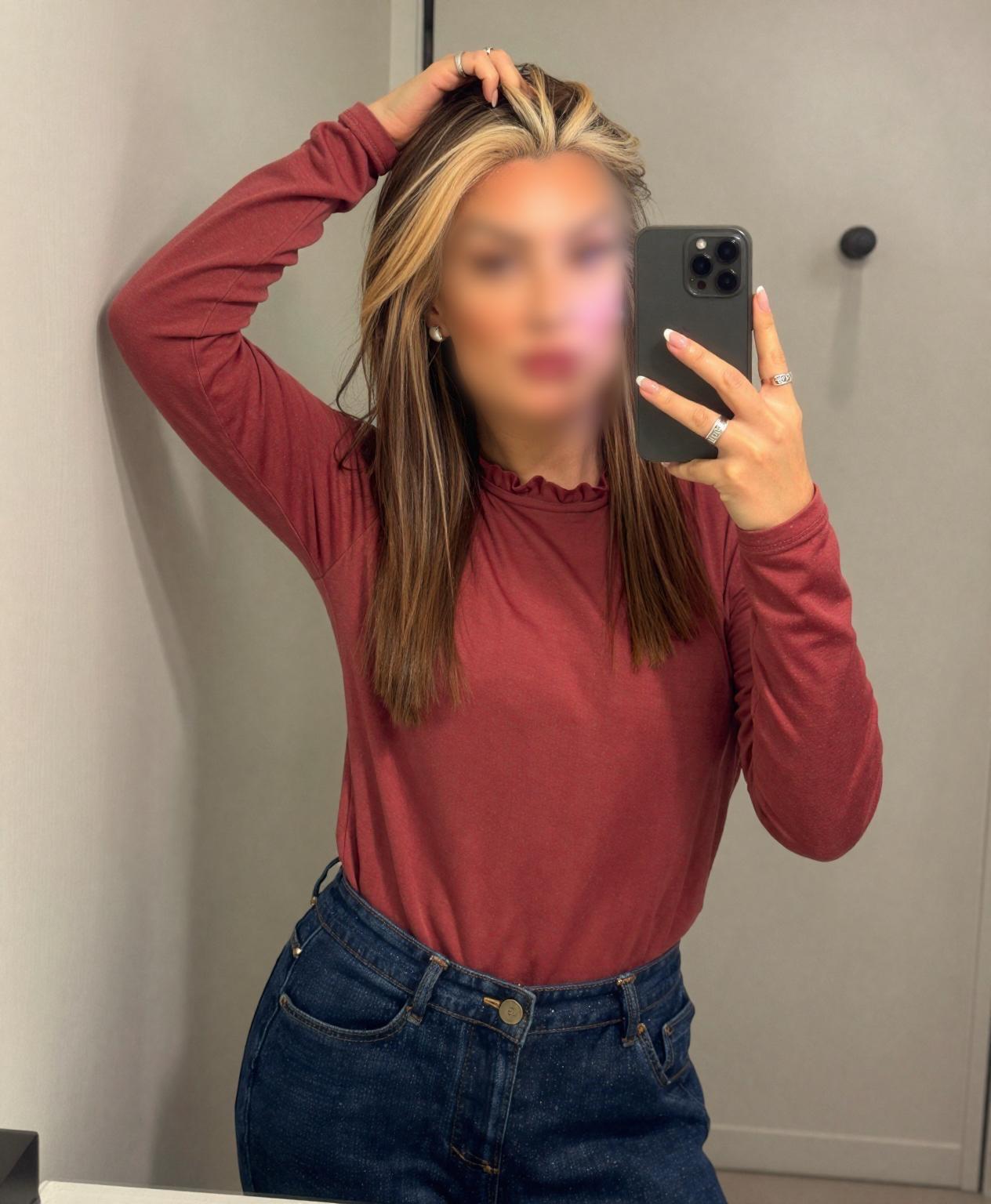 613452757 | AKIRA | Chica