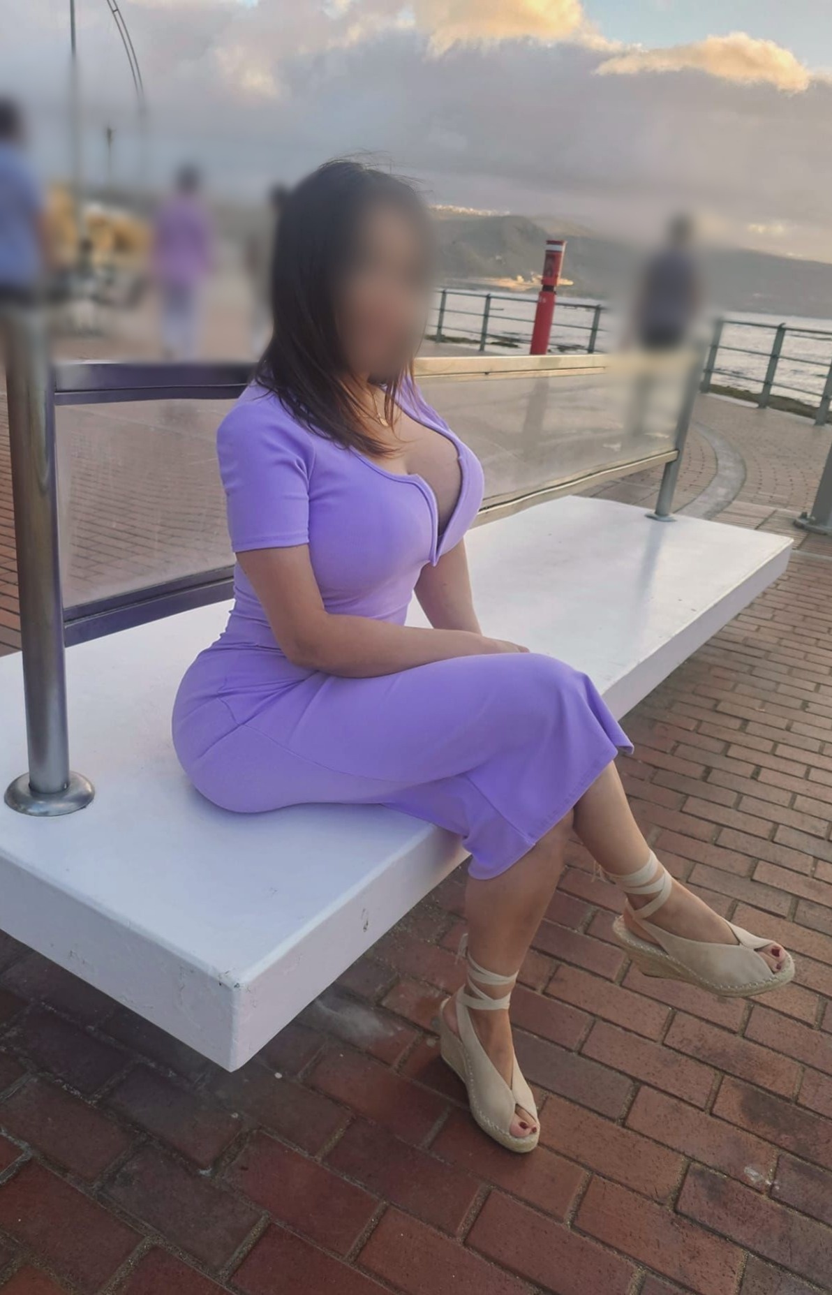 677639779 | VICTORIA | Chica