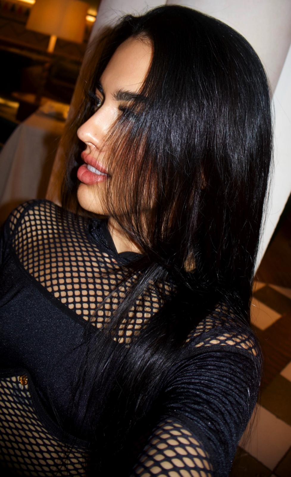 643340456 | BELLA | Chica