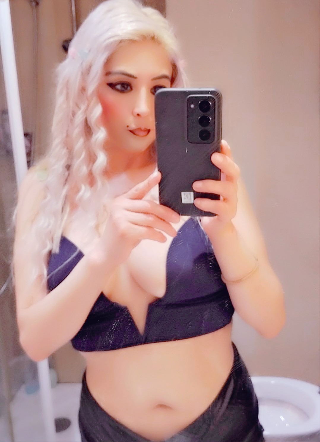 686216212 | ANGELA | Chica