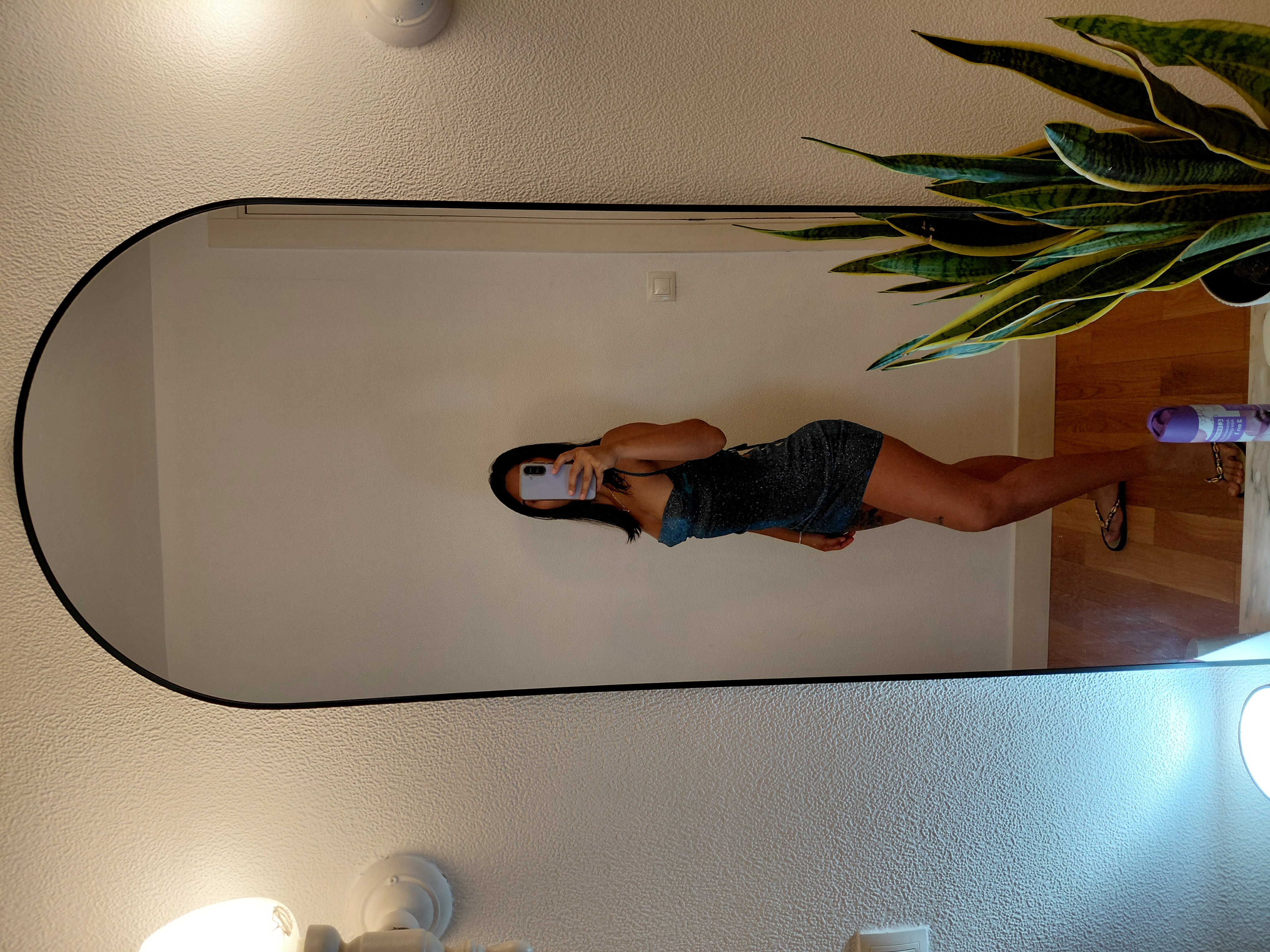 661695516 | ROUS.MILLER | Chica