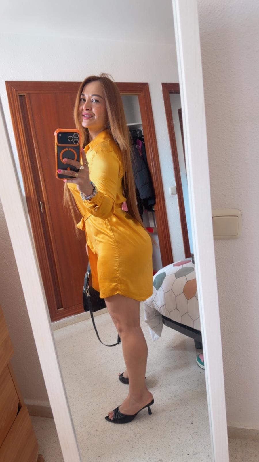 677865609 | DANIELA | Chica