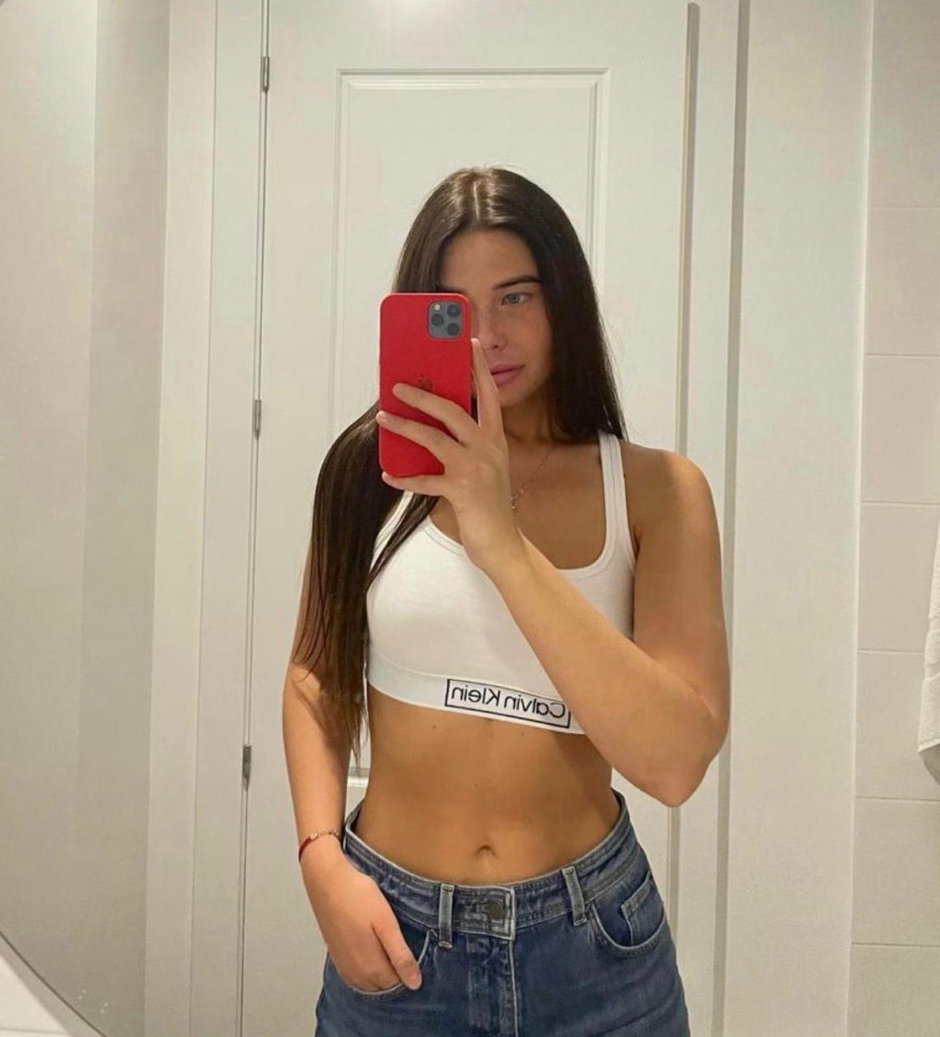 617266868 | VICTORIA | Chica