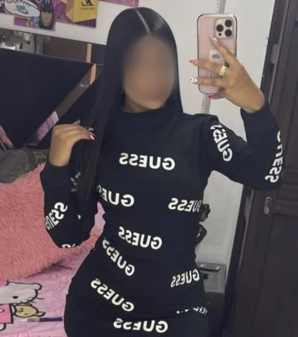 604285906 | CARLY | Chica