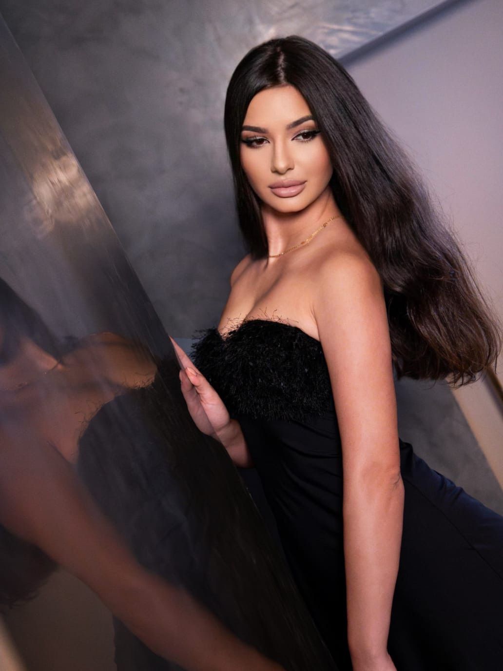 644257050 | KIRA | Chica