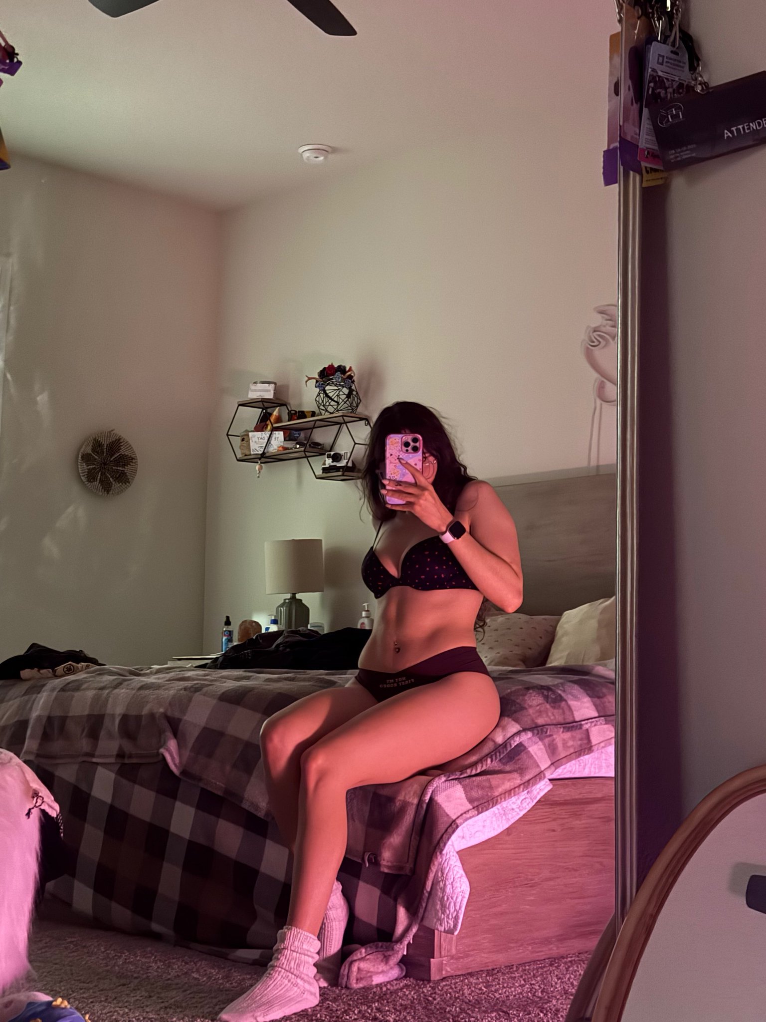 632675639 | LOUISE | Chica