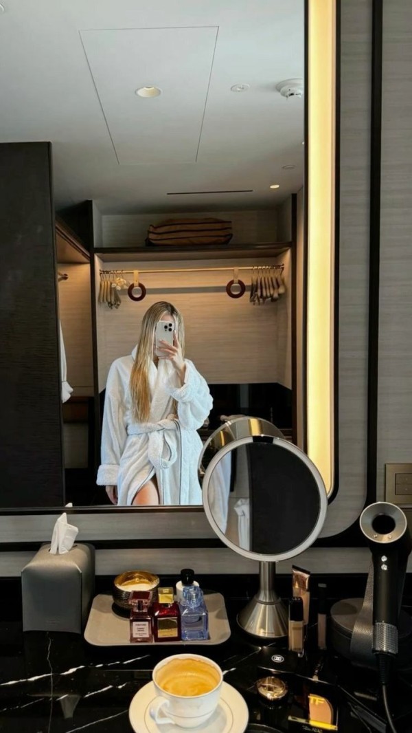 647002348 | LUNA | Chica