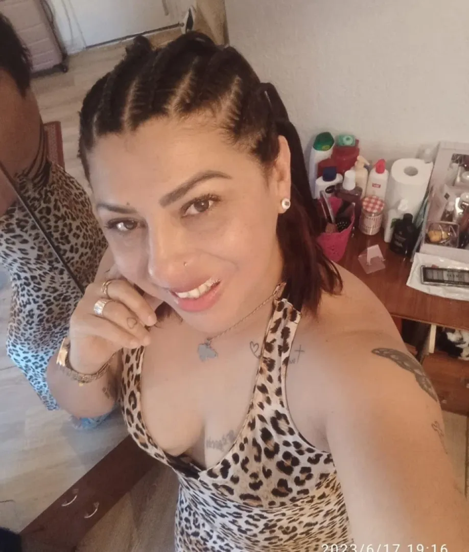 641152478 | KATIUSKA | Chica