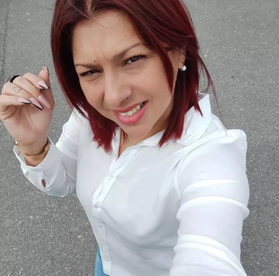 641152478 | KATIUSKA | Chica