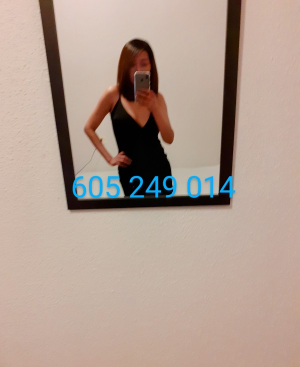 605249014 | DARIKA | Chica