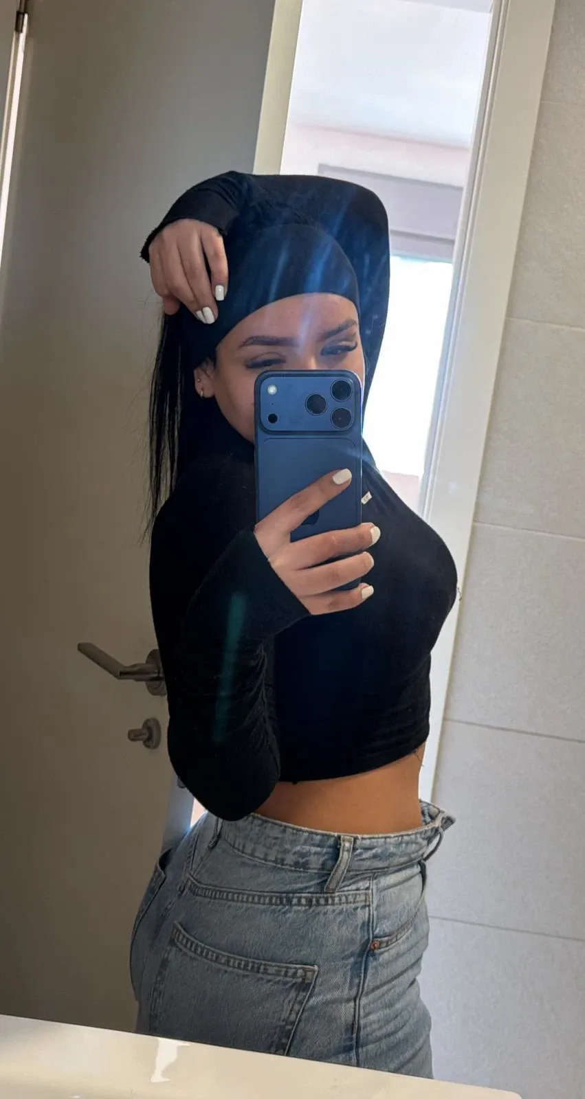 643345097 | ESMERALDA | Chica