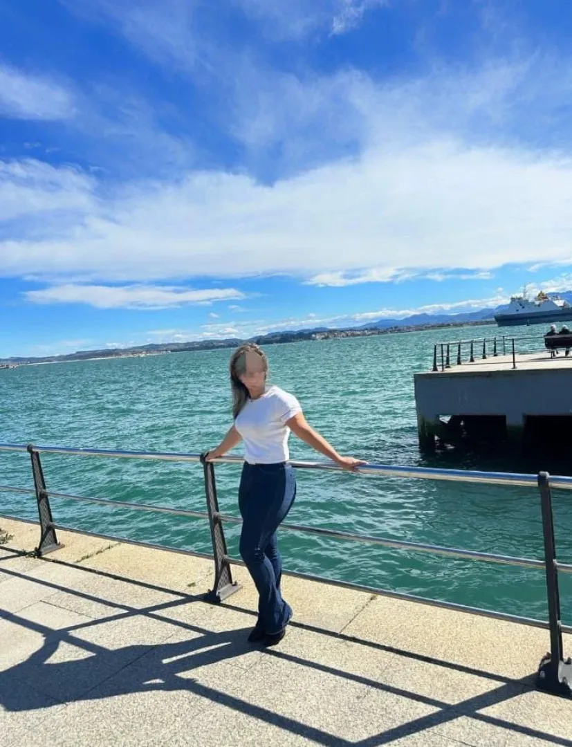 631899363 | CAMILA | Chica