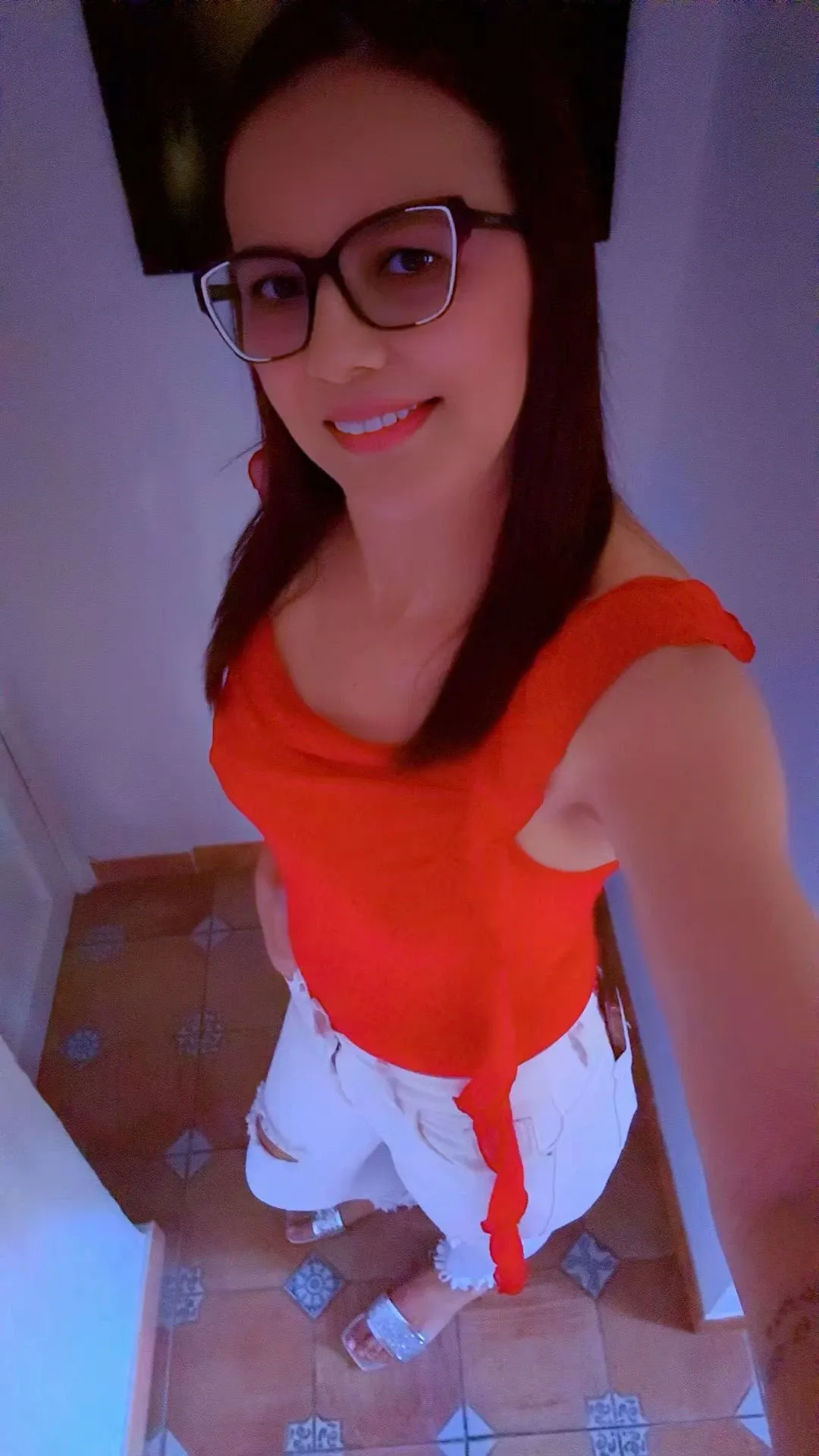 642519814 | KATA | Chica