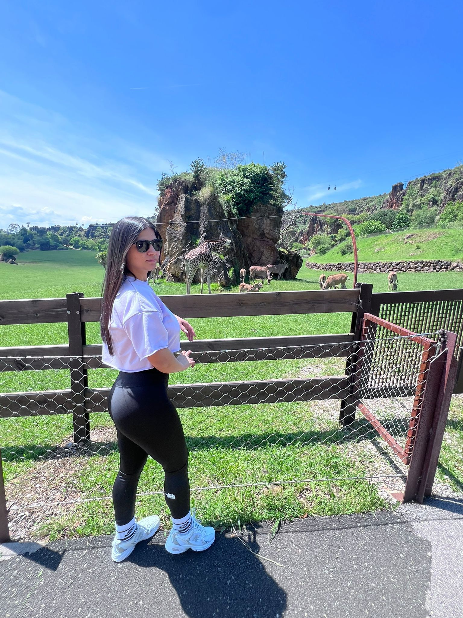 615748873 | PAMELA | Chica