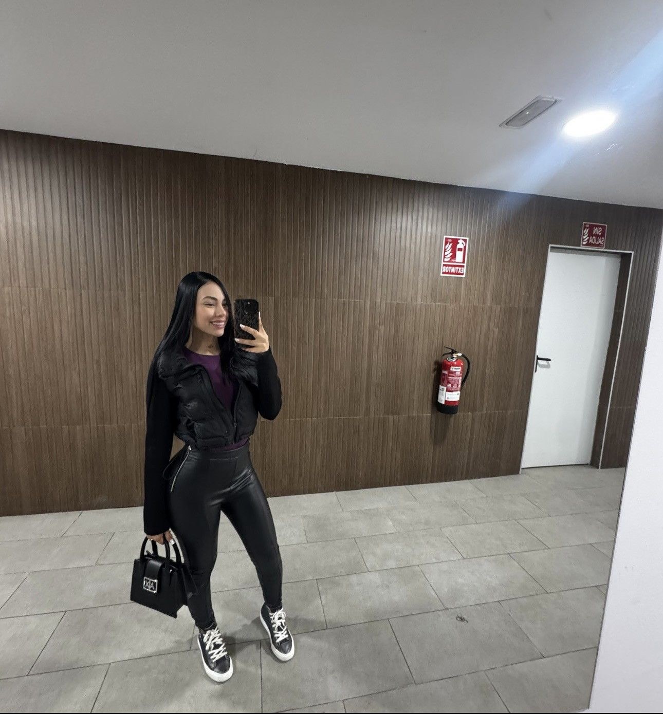 643434721 | XIMENA | Chica