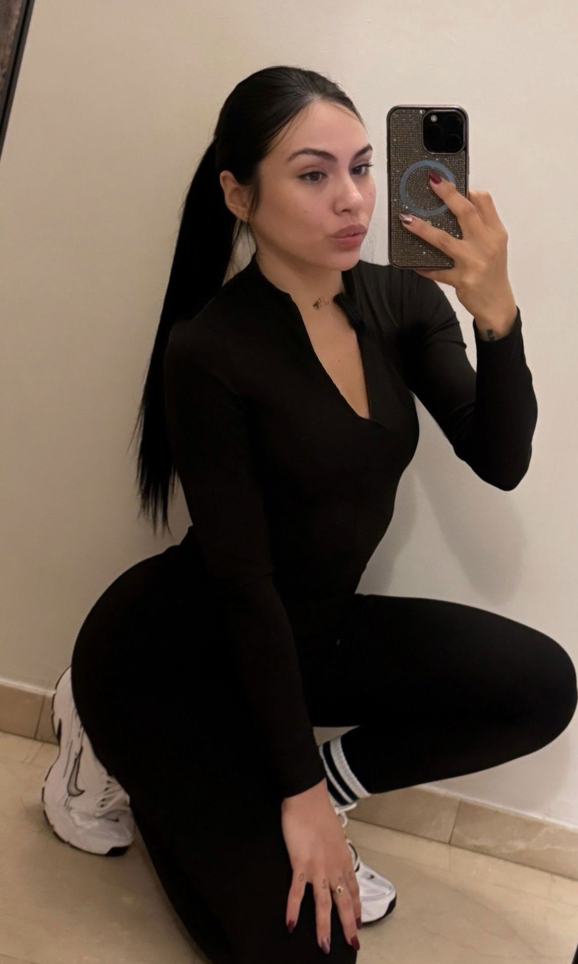 643434721 | XIMENA | Chica