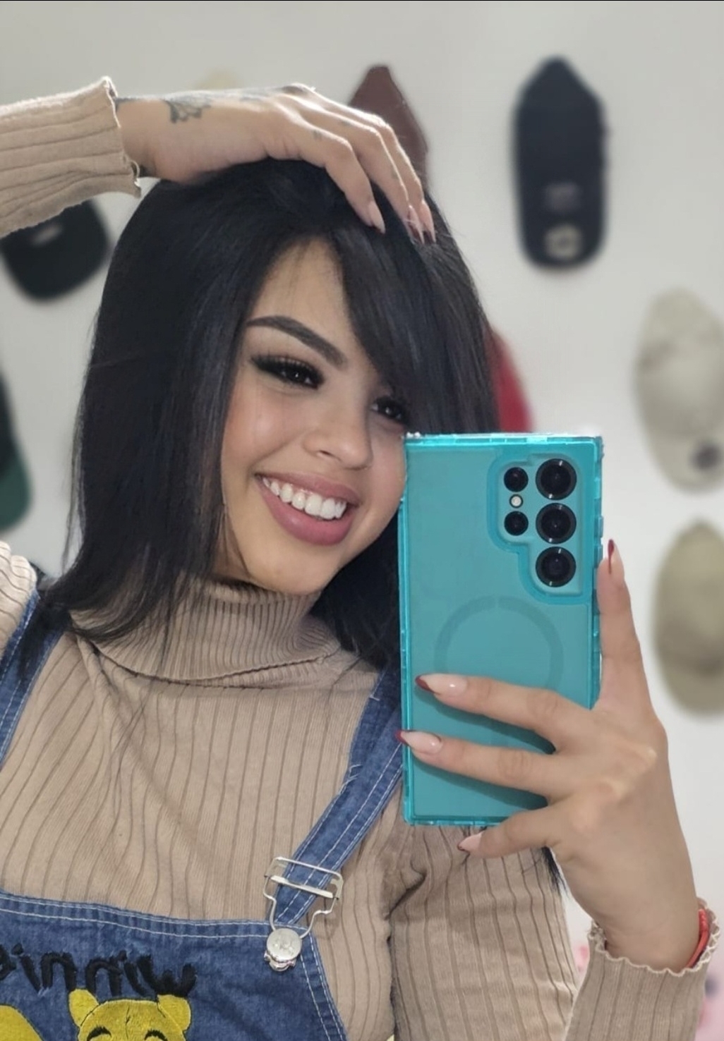 689462372 | SARAY | Chica