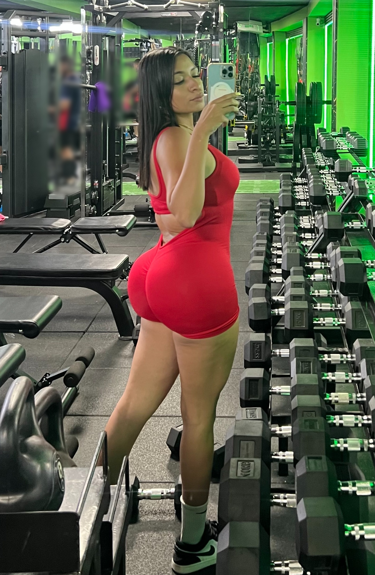 623135948 | SELENA | Chica