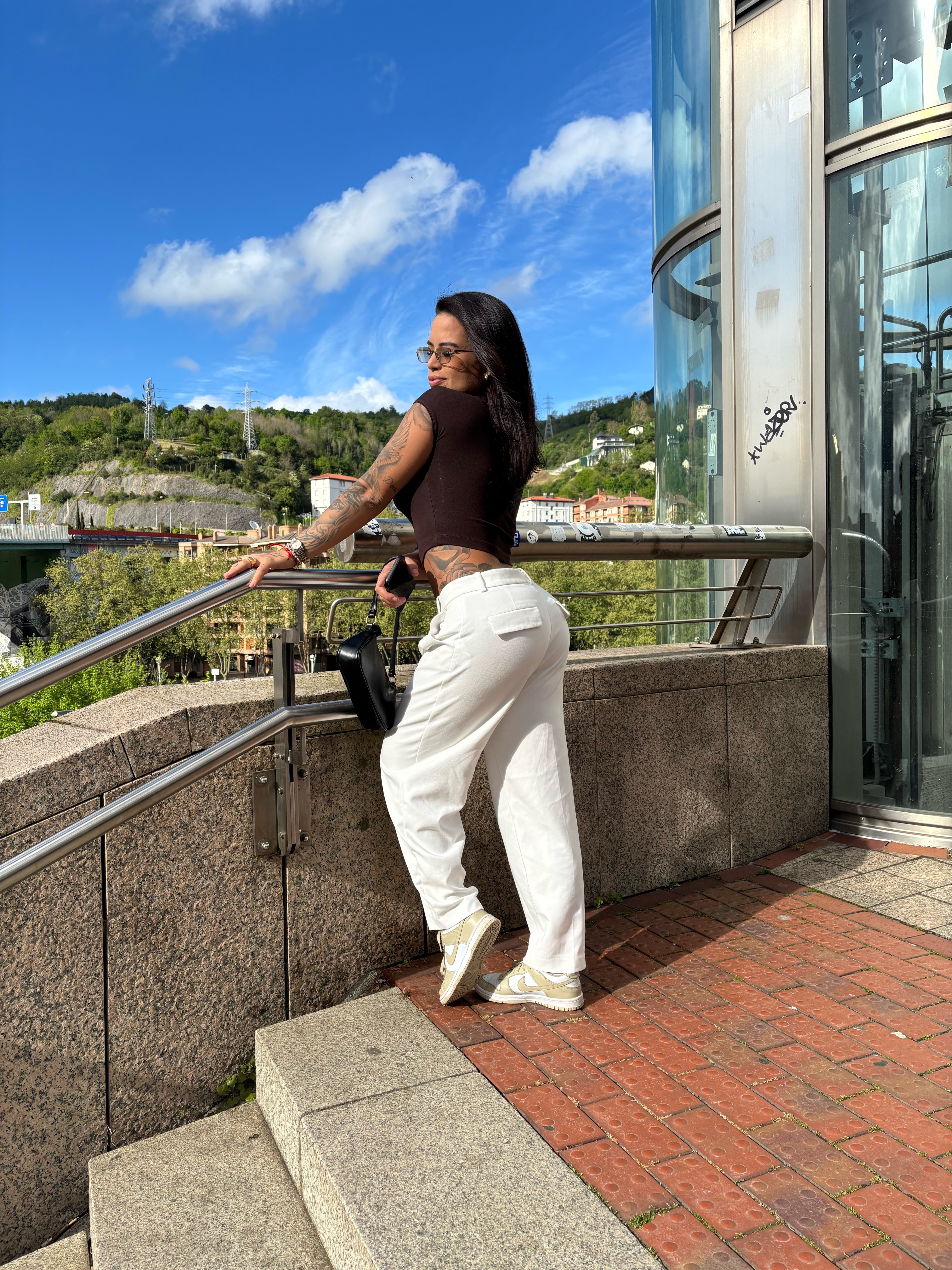 641632933 | BIANCA | Chica