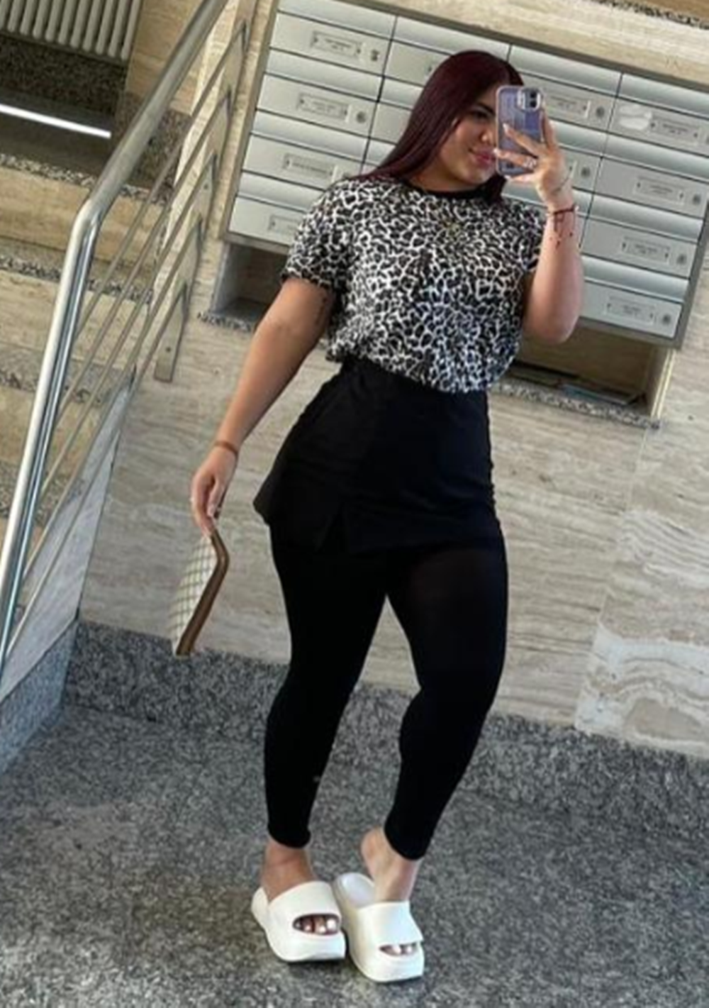 613331245 | NIKOLL | Chica