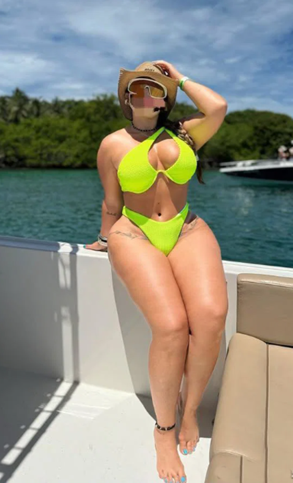 635894849 | ANA | Chica