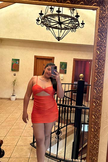 680687637 | ANGELA | Chica