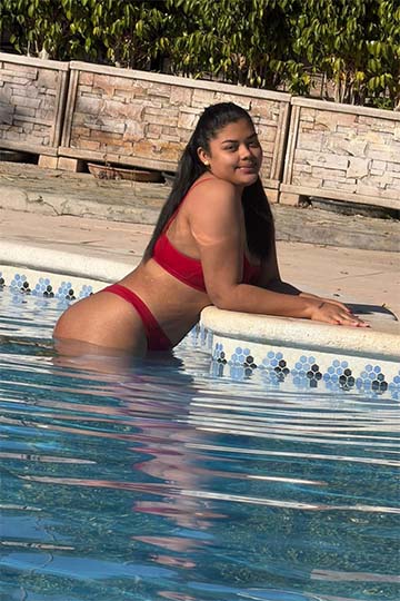 680687637 | ANGELA | Chica