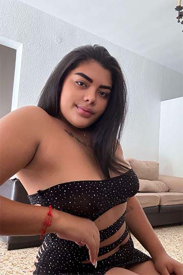 680687637 | ANGELA | Chica