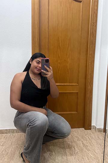 680687637 | ANGELA | Chica