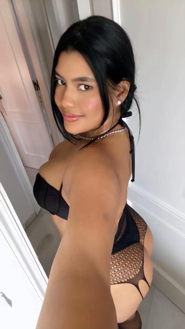 651696746 | SOFIA | Chica