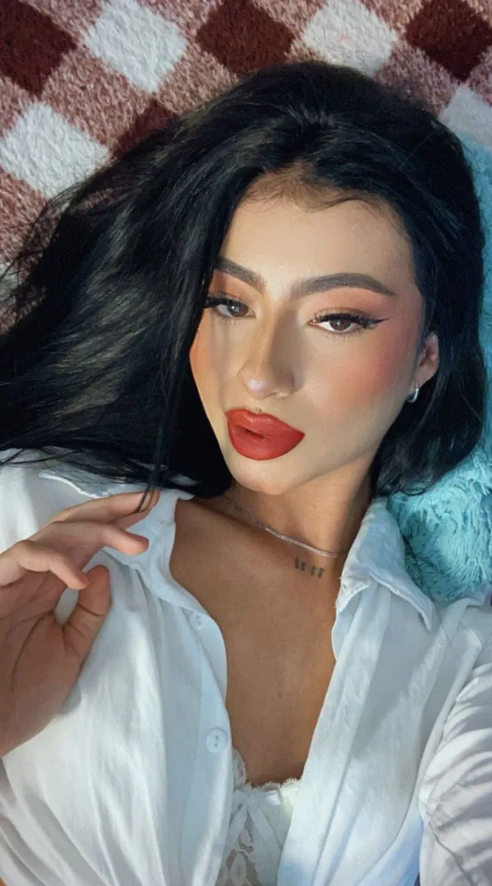 637283877 | TATIANA | Chica