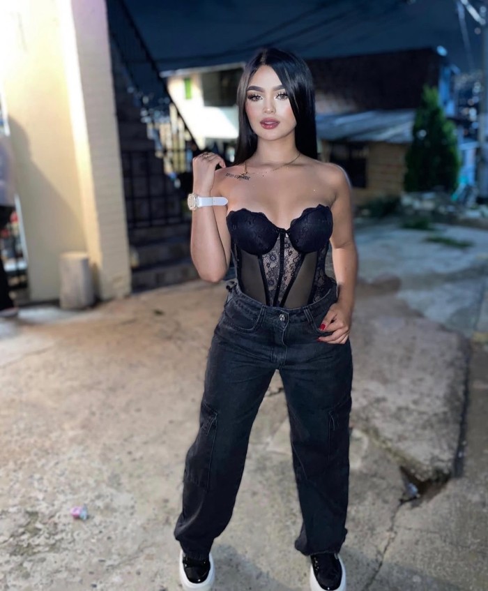 613772377 | LUCIANA | Chica