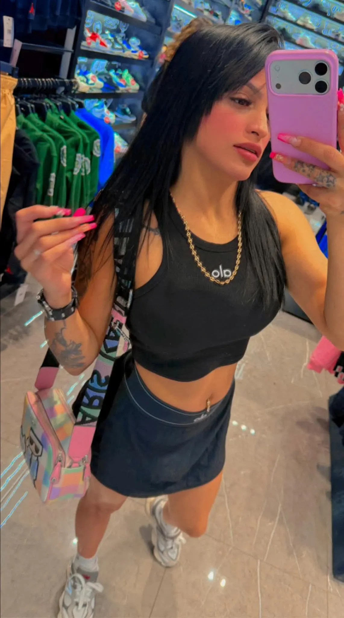 685233566 | Vanessa | Chica