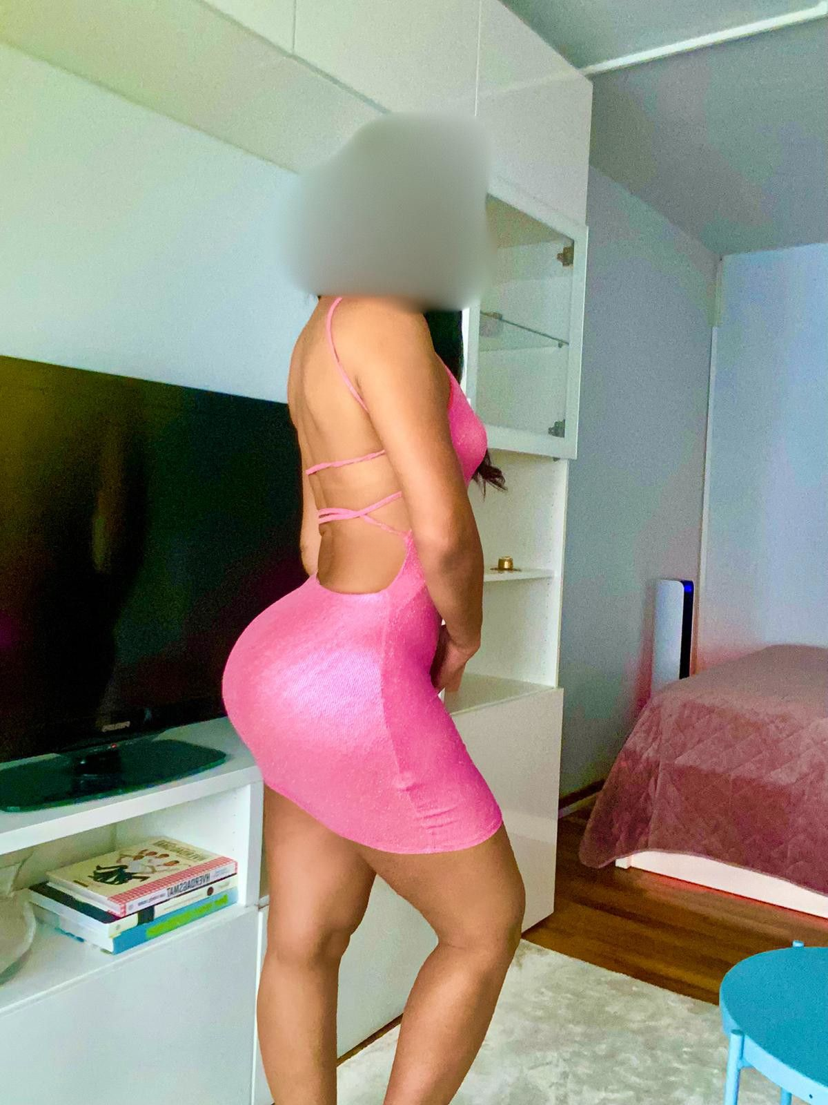 691836128 | SOFIA | Chica