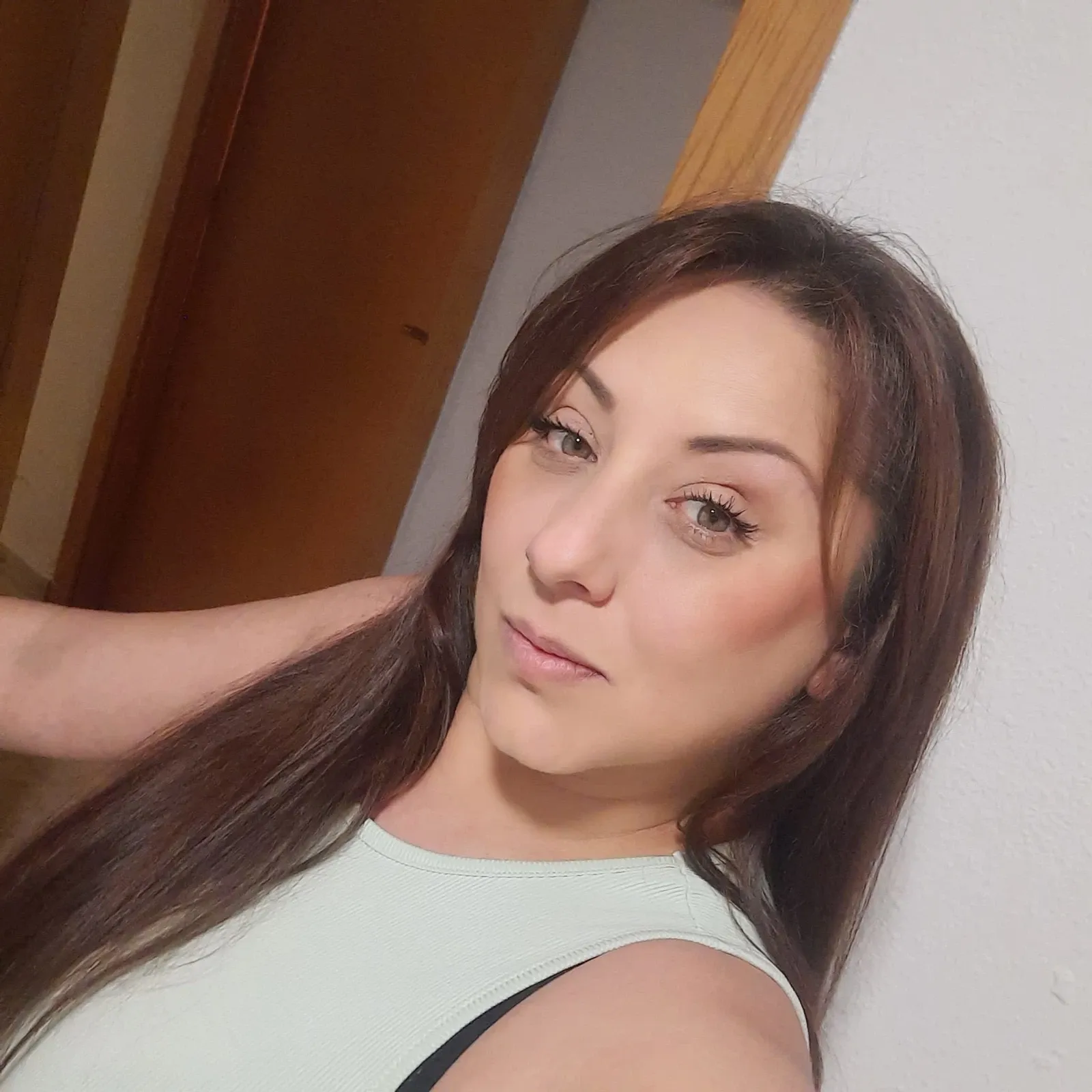 632287073 | Lizy | Chica