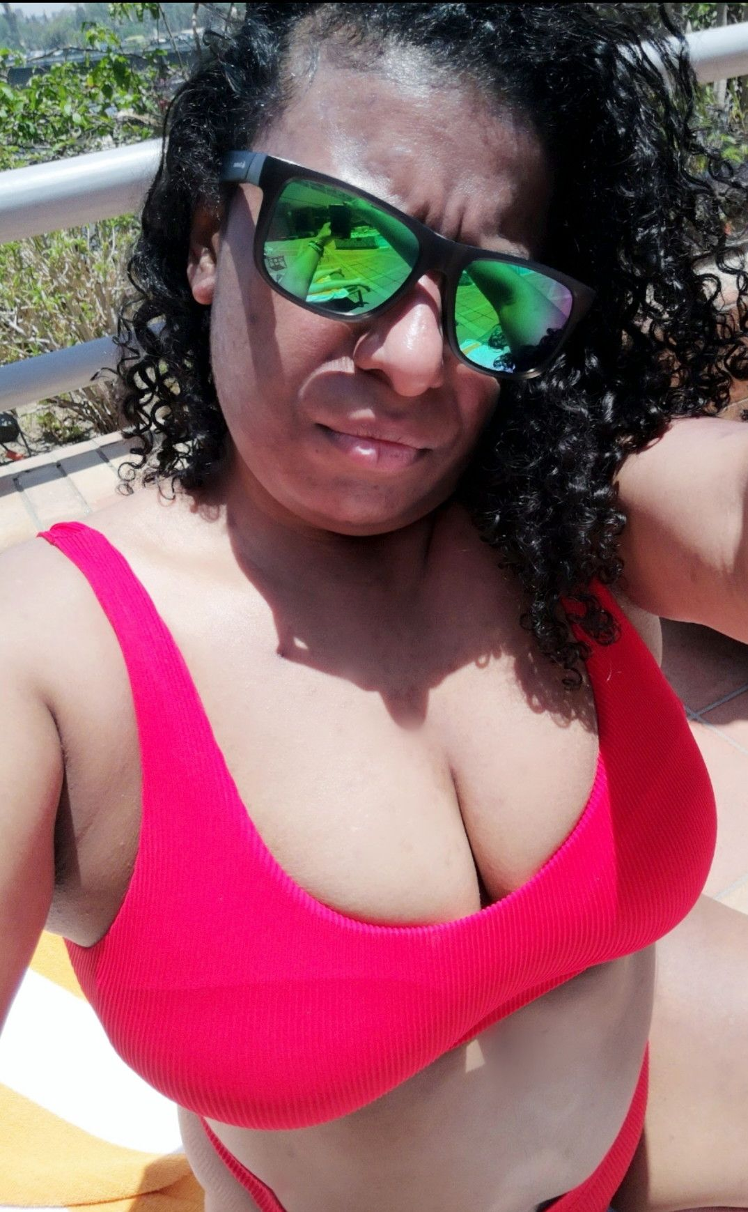 602446592 | Cris | Chica