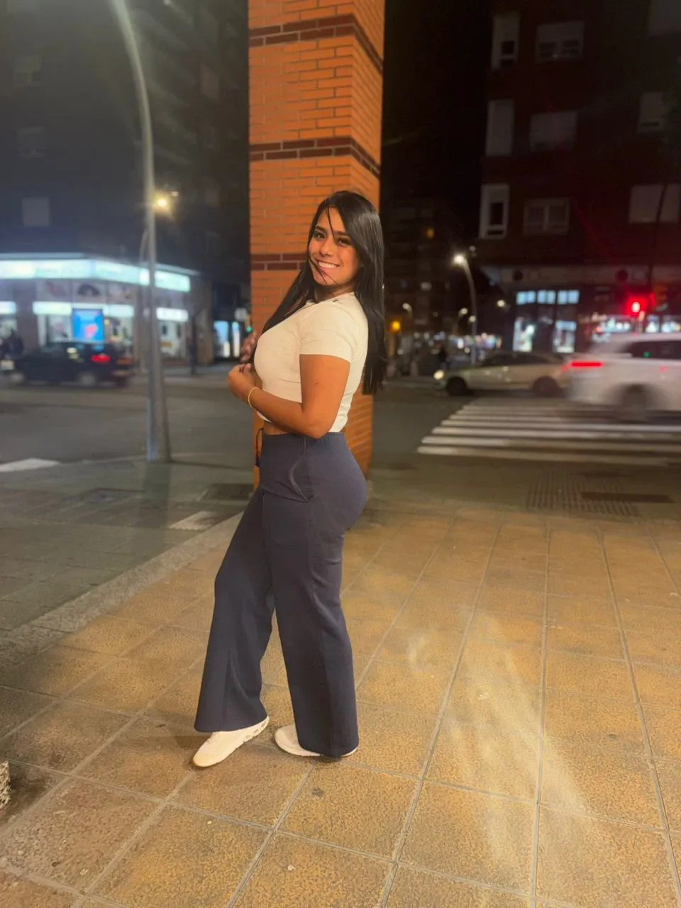 613327399 | SARA | Chica