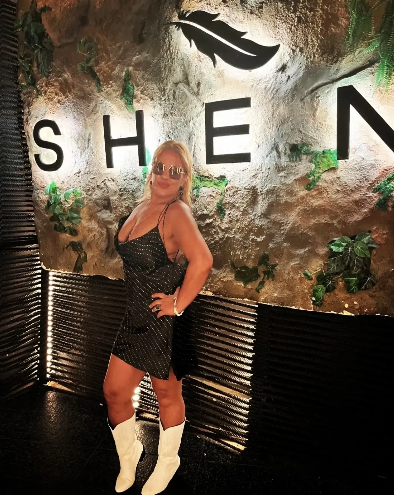 624338962 | ELENA | Chica