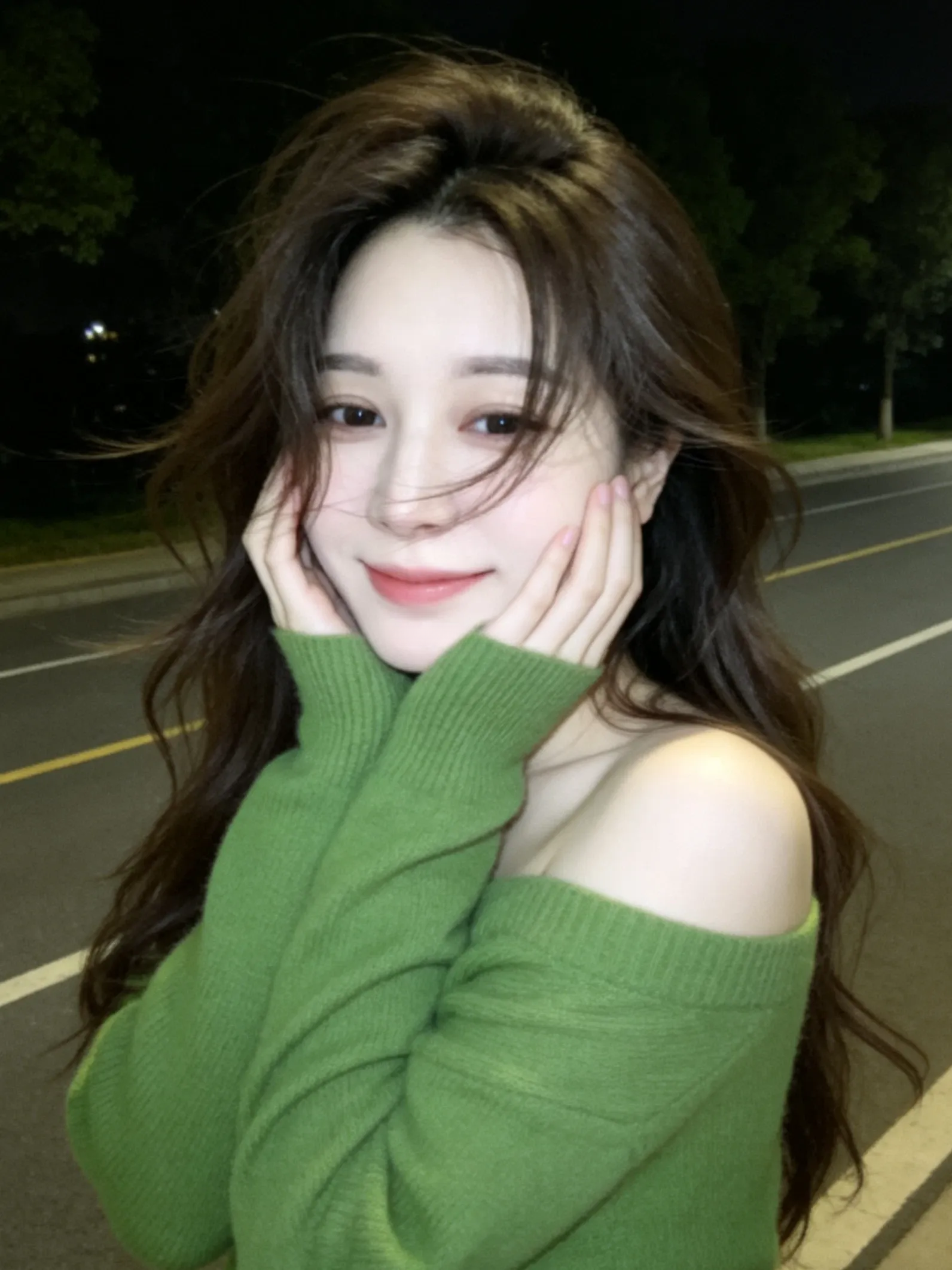 677900662 | MIKA | Chica