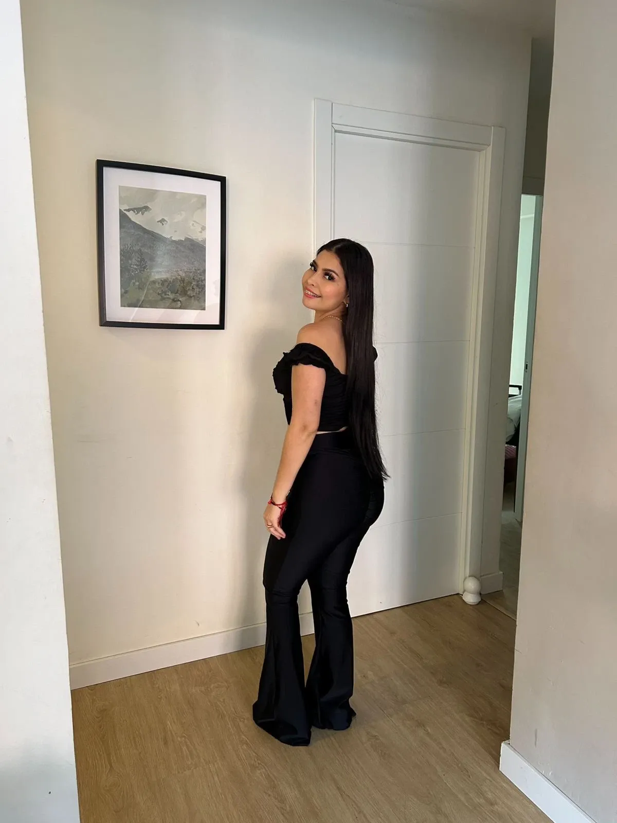 631436259 | NICOL | Chica